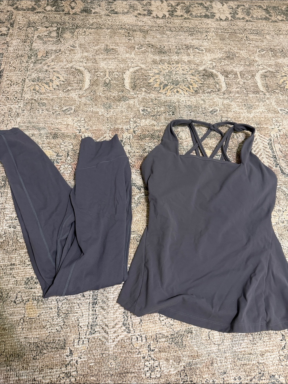 Buffbunny Women’s Gray Strappy Active Tank & Legging Set